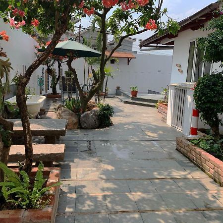 Villa Rumah Ibu Dago Bandung Esterno foto