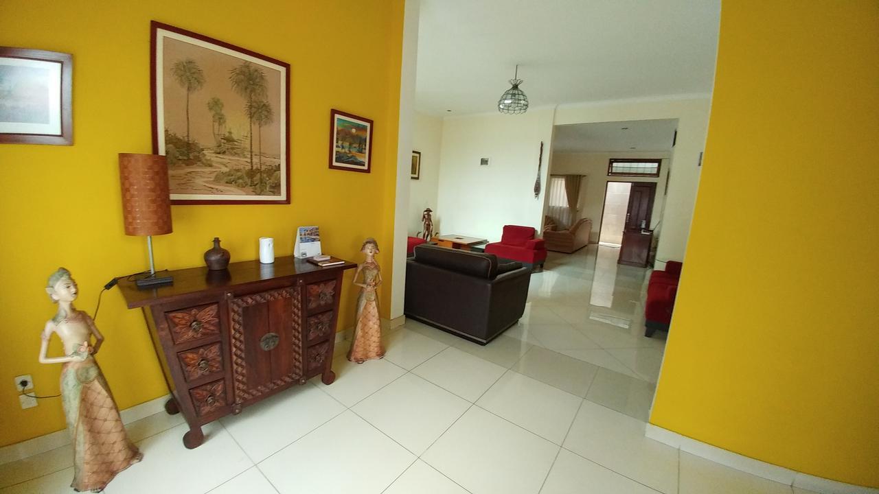 Villa Rumah Ibu Dago Bandung Esterno foto