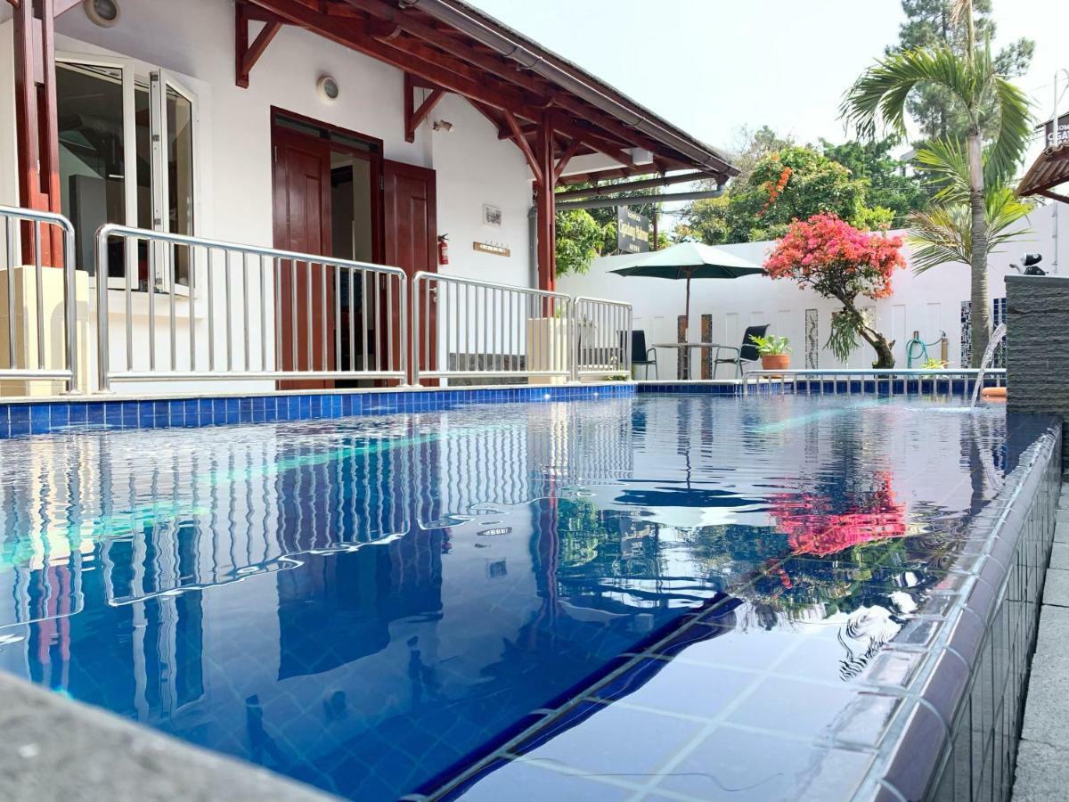 Villa Rumah Ibu Dago Bandung Esterno foto